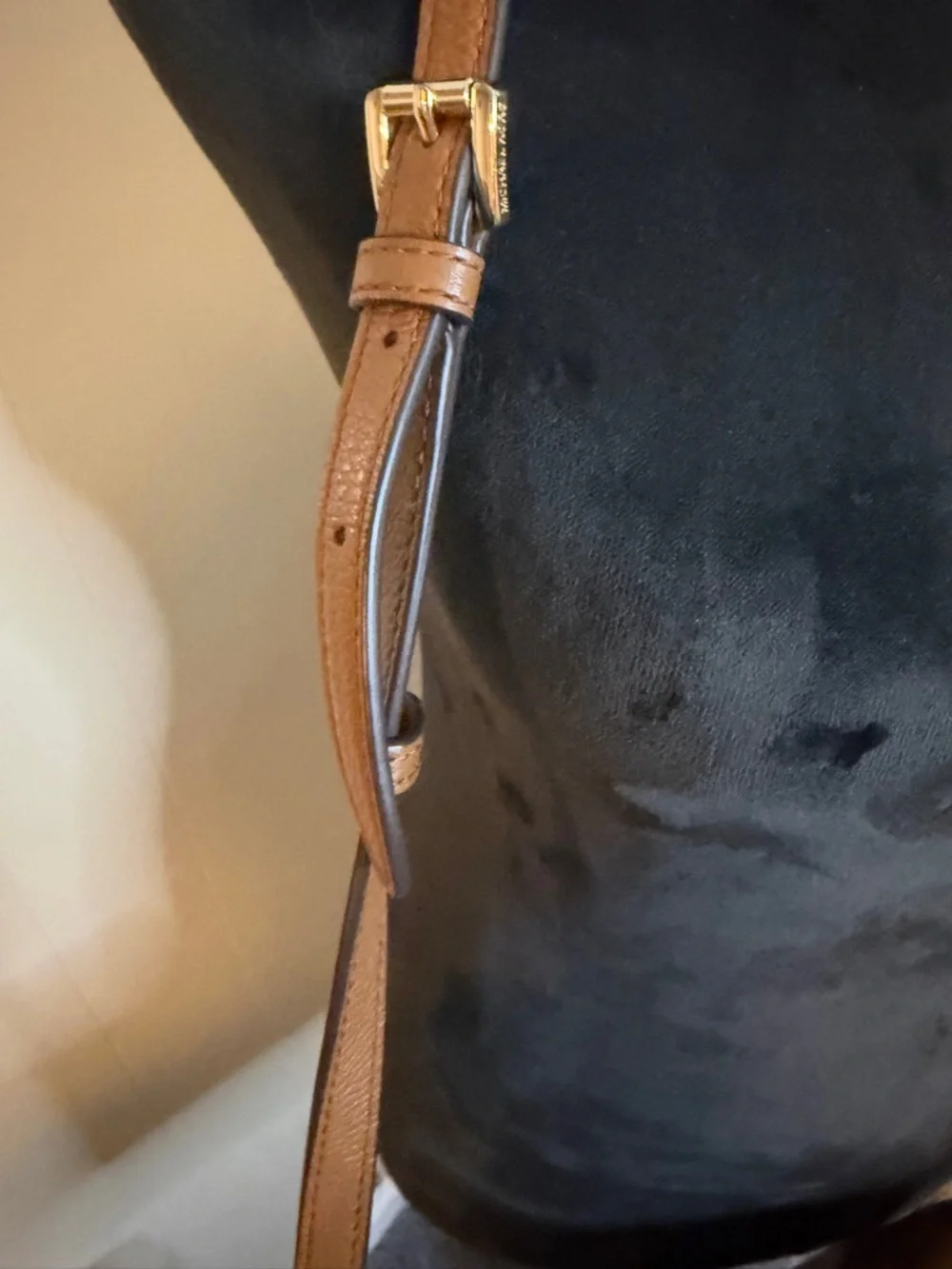 ⭐️Michael Kors Tan Leather Crossbody Bag‎ with Gold Chain